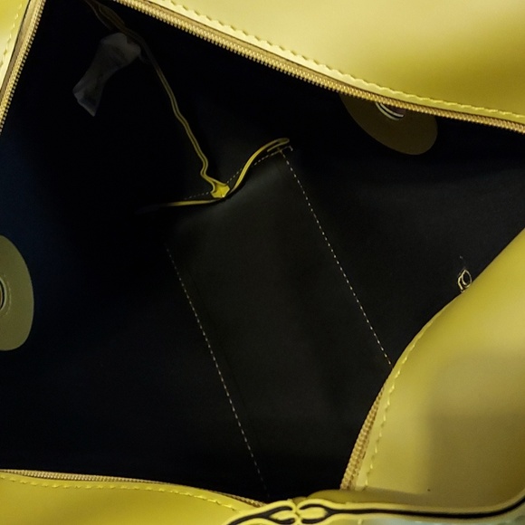 O bag Wide Shell Bag with Strap - Picture 12 of 16